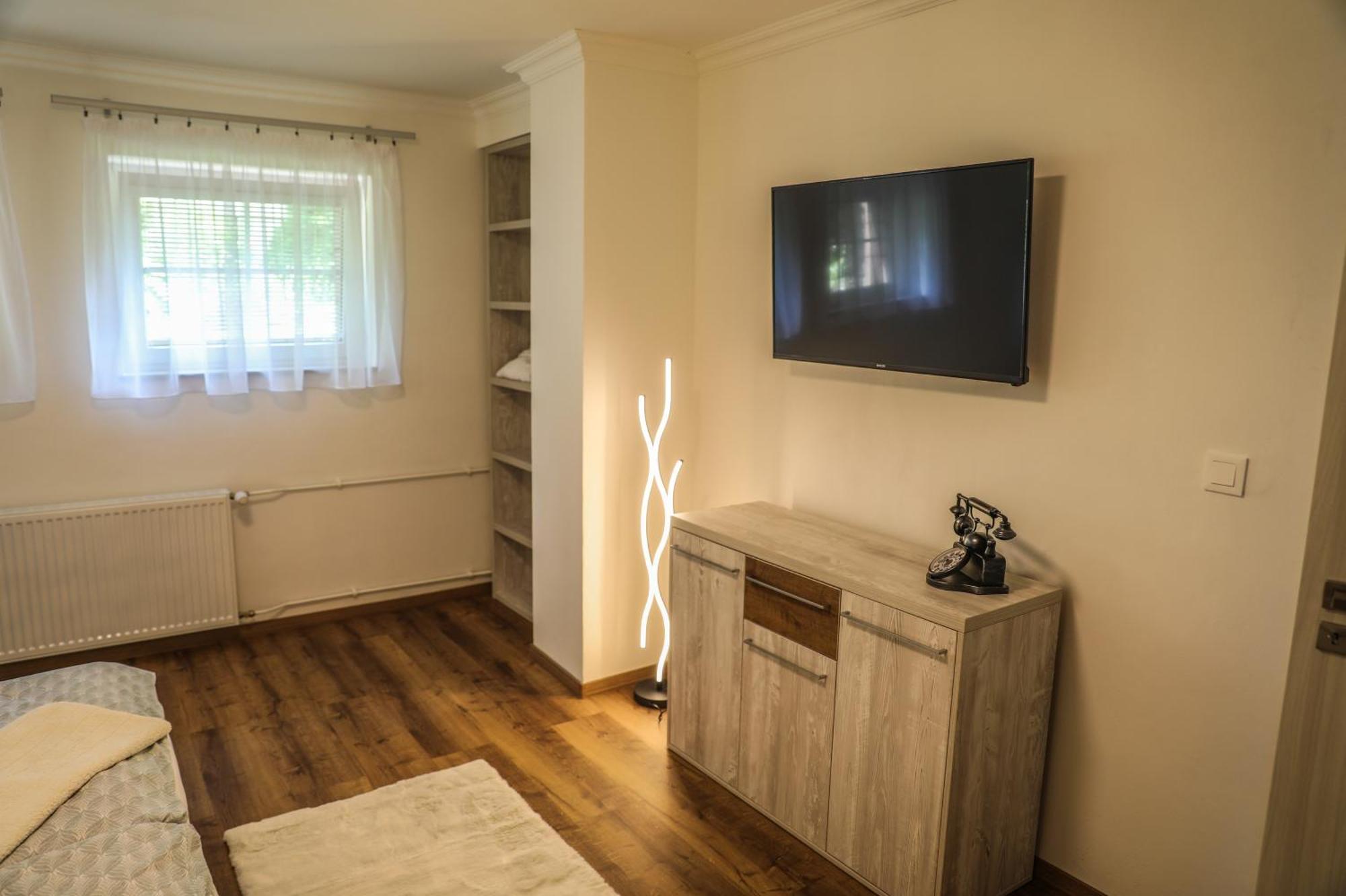 Apartment Irma Karlovy Vary Eksteriør billede